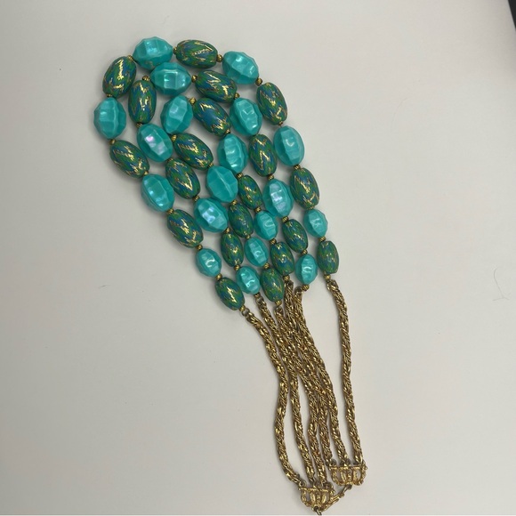 Elegant Vintage Hobe Turquoise Chevron Lucite Beaded Necklace w/ Gold Tone Chain - Picture 10 of 12